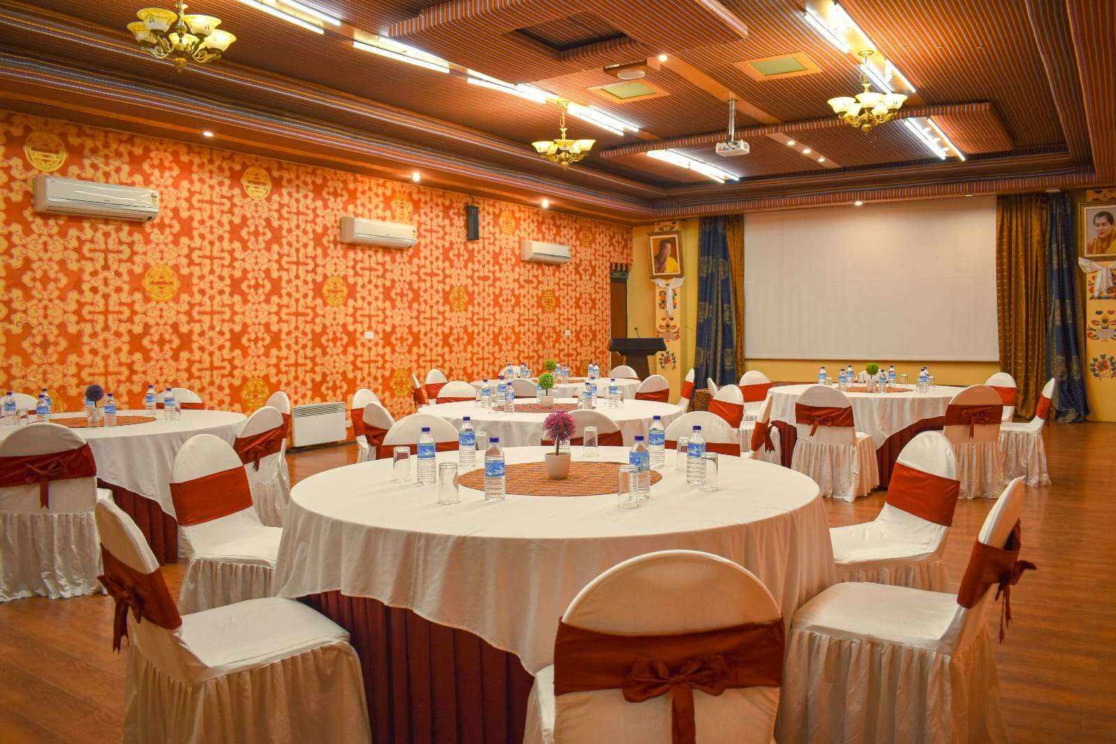 Business center and event space at Hotel Migmar